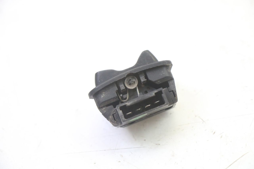 photo de HEADLIGHT HIGH BEAM SWITCH PIAGGIO MP3 RL 250 (2006 - 2010) - Zoom on usage condition