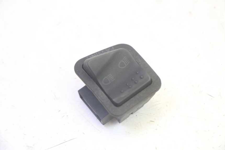 photo de HEADLIGHT HIGH BEAM SWITCH PIAGGIO MP3 RL 250 (2006 - 2010) - Component detail