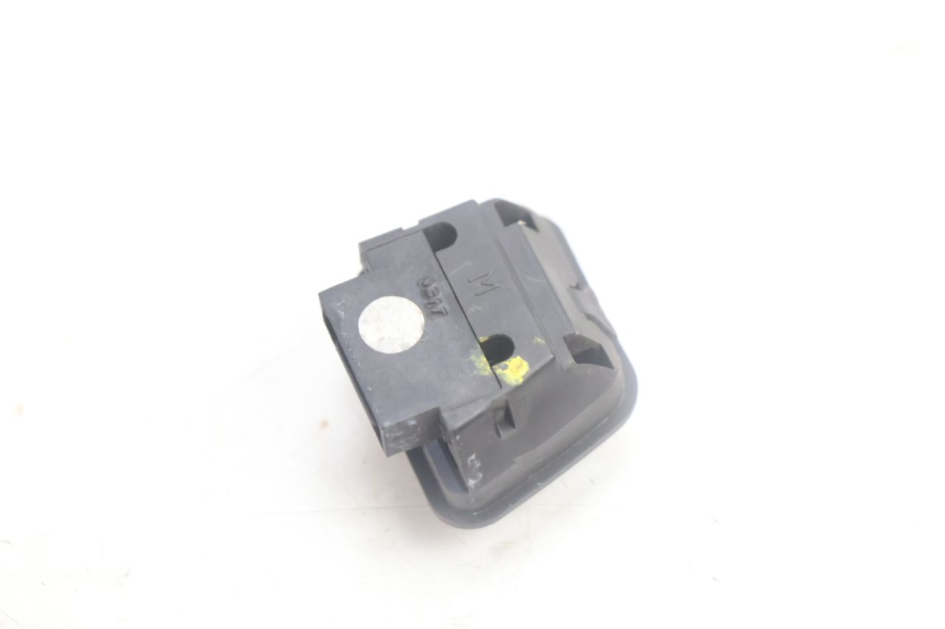 photo de HEADLIGHT SWITCH PIAGGIO MP3 500 (2016 - 2018) - Alternative perspective