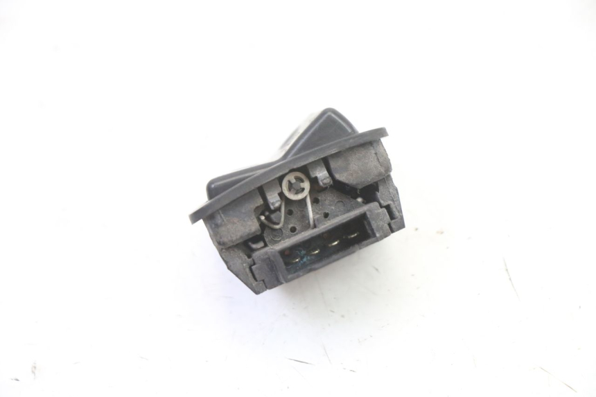 photo de HEADLIGHT SWITCH KYMCO LIKE 4T 50 (2019 - 2025) - Zoom on usage condition