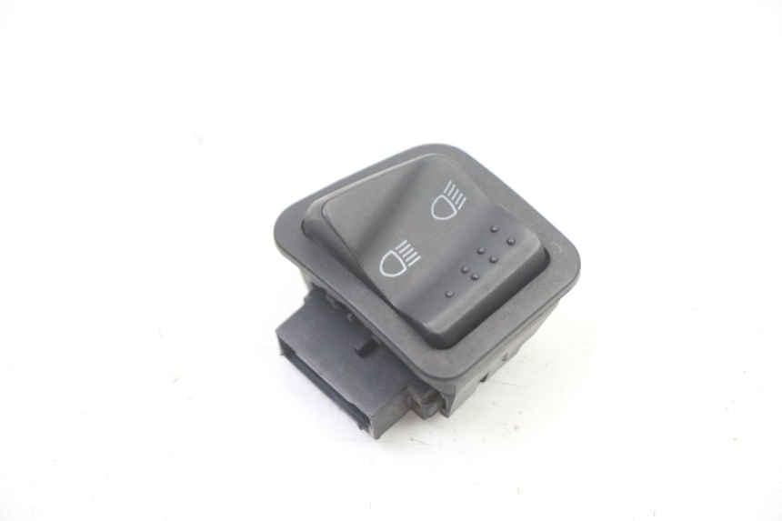 photo de HEADLIGHT HIGH BEAM SWITCH PIAGGIO NEW TYPHOON 50 (2018 - 2021) - Component detail