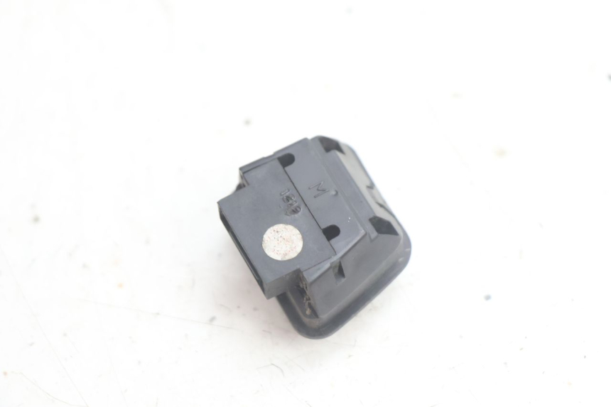 photo de HEADLIGHT HIGH BEAM SWITCH PIAGGIO NEW TYPHOON 50 (2018 - 2021) - Alternative perspective