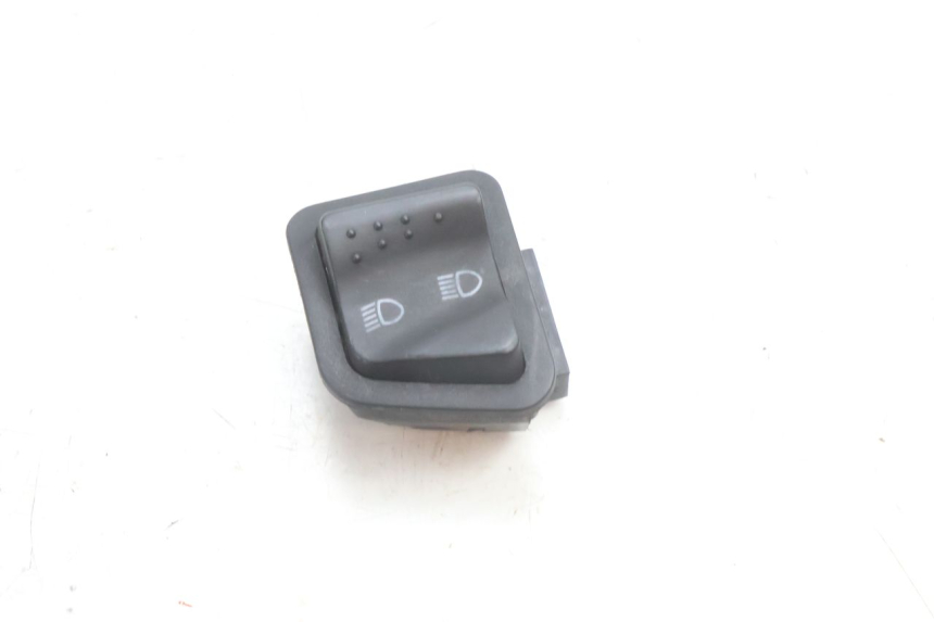 photo de HEADLIGHT HIGH BEAM SWITCH PIAGGIO NEW TYPHOON 50 (2018 - 2021) - Main view