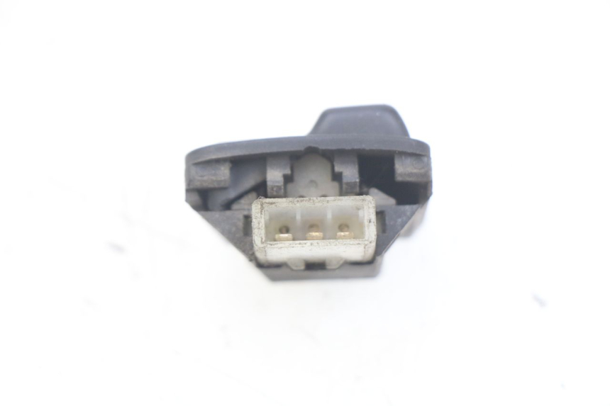 photo de HEADLIGHT HIGH BEAM SWITCH HONDA NHX LEAD 110 (2008 - 2010) - Zoom on usage condition