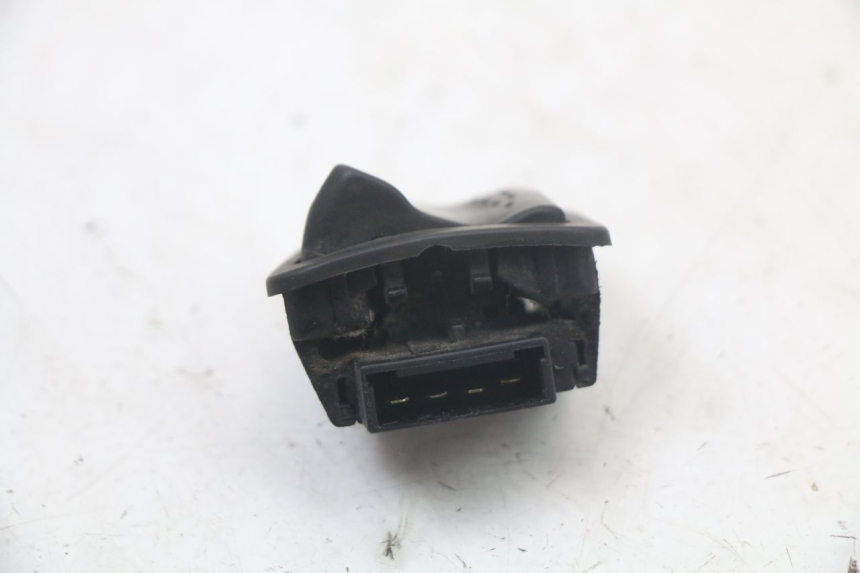 photo de HEADLIGHT SWITCH PIAGGIO NEW TYPHOON 50 (2010 - 2017) - Zoom on usage condition