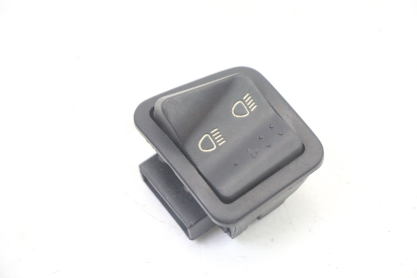 photo de HEADLIGHT HIGH BEAM SWITCH PIAGGIO ZIP 4T 50 (2018 - 2020) - Component detail