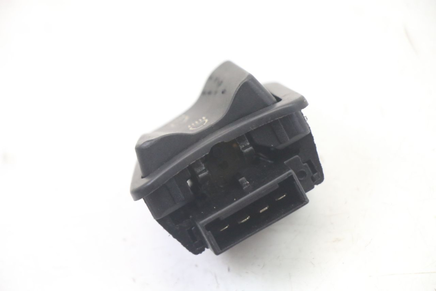 photo de HEADLIGHT HIGH BEAM SWITCH PIAGGIO ZIP 4T 50 (2018 - 2020) - Zoom on usage condition