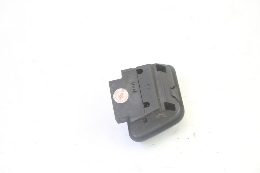 photo de HEADLIGHT HIGH BEAM SWITCH GILERA RUNNER SP 50 (2009 - 2017) - Alternative perspective