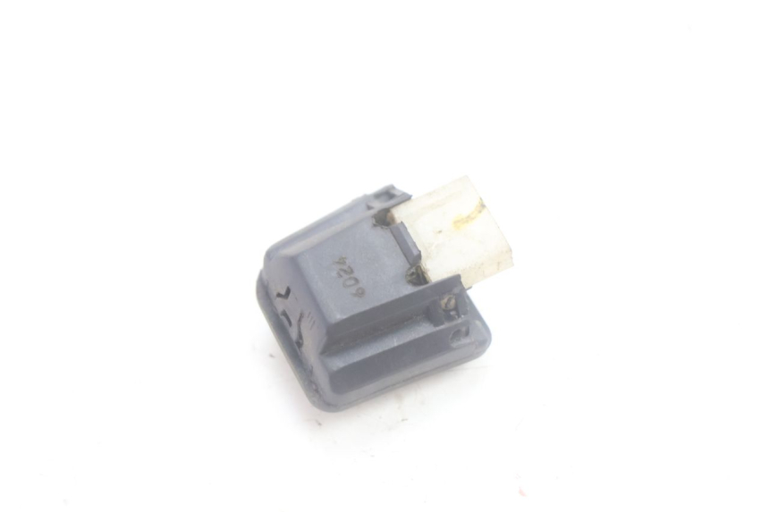 photo de HEADLIGHT HIGH BEAM SWITCH HONDA SCV LEAD 100 (2003 - 2007) - Alternative perspective