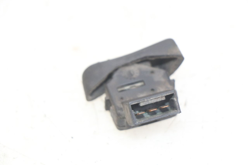 photo de HEADLIGHT HIGH BEAM SWITCH PIAGGIO VESPA LXV 125 (2006 - 2009) - Zoom on usage condition
