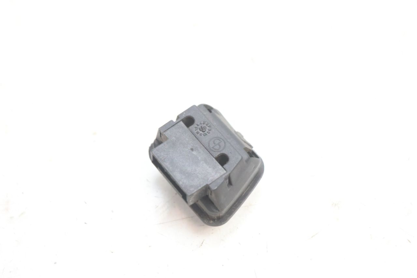 photo de HEADLIGHT SWITCH PIAGGIO X8 STREET 125 (2006 - 2007) - Zoom on usage condition