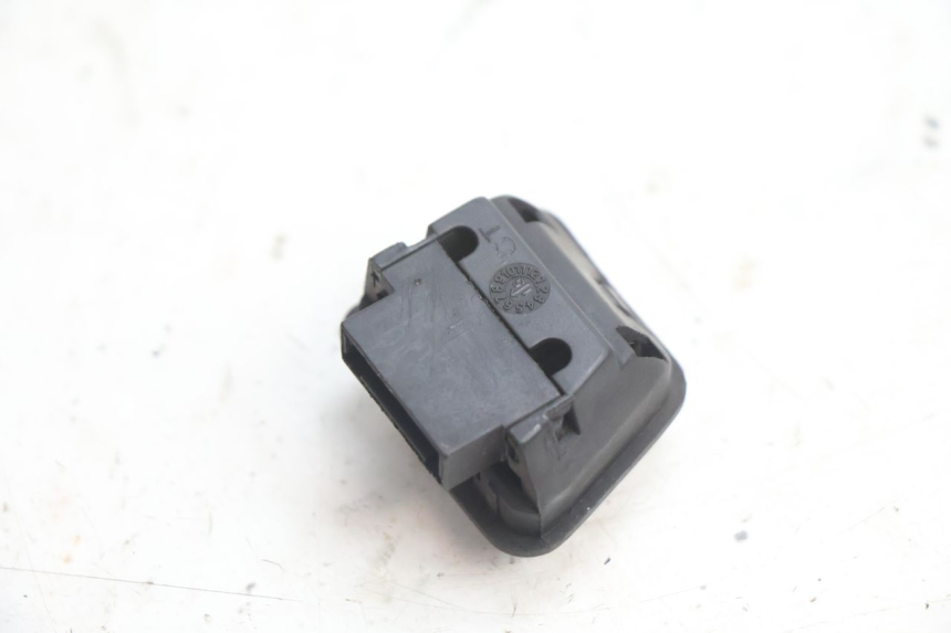 photo de HEADLIGHT HIGH BEAM SWITCH PIAGGIO ZIP 2T 50 (2009 - 2019) - Alternative perspective