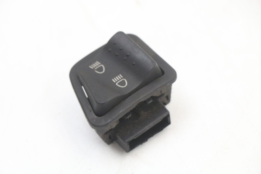 photo de HEADLIGHT HIGH BEAM SWITCH PIAGGIO ZIP 4T 50 (2018 - 2020) - Component detail