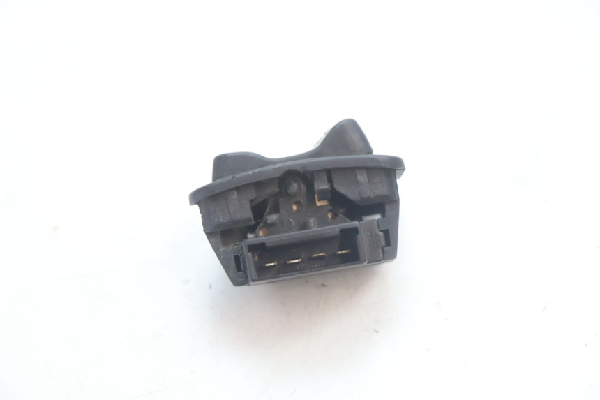 photo de HEADLIGHT SWITCH PIAGGIO ZIP 4T 50 (2006 - 2017) - Zoom on usage condition