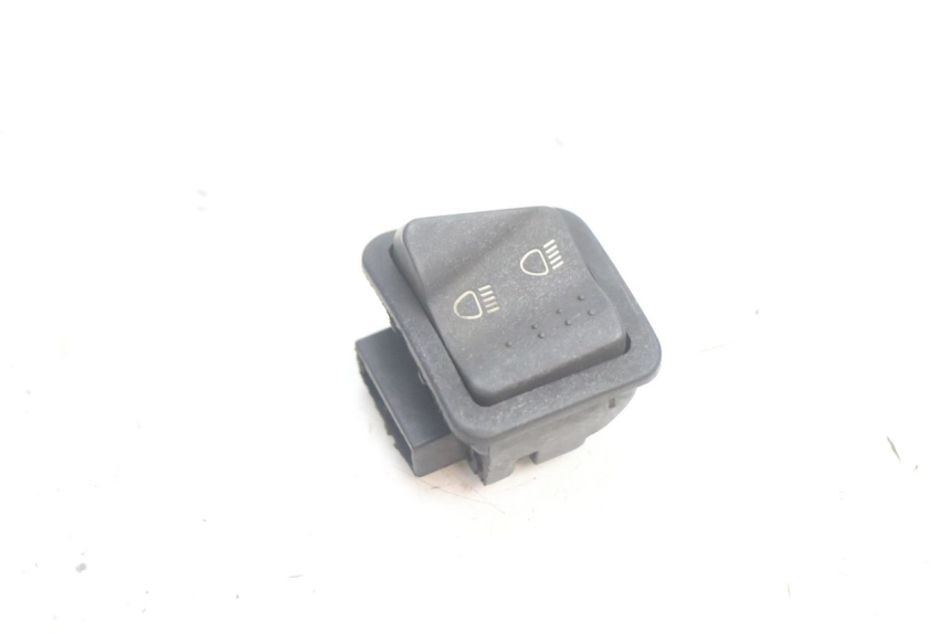 photo de HEADLIGHT HIGH BEAM SWITCH PIAGGIO ZIP 4T 50 (2018 - 2020) - Component detail
