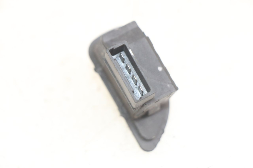 photo de COMMODO ROLL LOCK PIAGGIO MP3 LT 400 (2007 - 2012) - Zoom on usage condition
