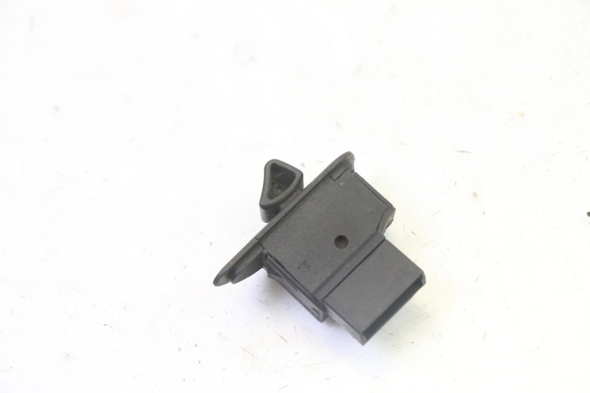 photo de ROLL LOCK SWITCH PIAGGIO MP3 125 (2006 - 2014) - Zoom on usage condition