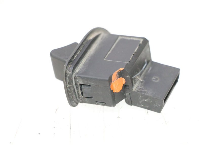 photo de HANDLEBAR ROLL LOCK PIAGGIO MP3 RL 250 (2006 - 2010) - Zoom on usage condition
