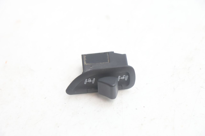 photo de ROLL LOCK SWITCH PIAGGIO MP3 125 (2006 - 2014) - Component detail