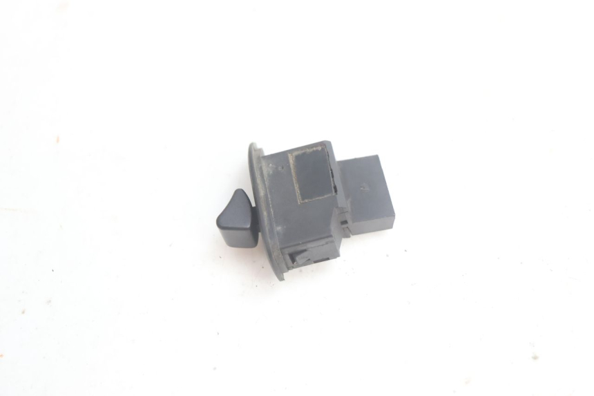 photo de ROLL LOCK SWITCH PIAGGIO MP3 125 (2006 - 2014) - Zoom on usage condition