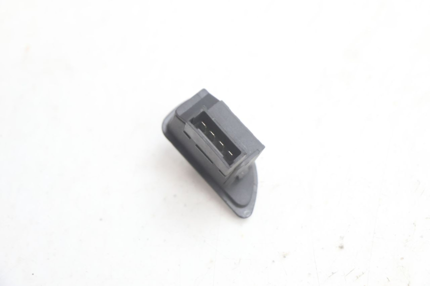 photo de ROLL LOCK SWITCH PIAGGIO MP3 125 (2006 - 2014) - Technical close-up
