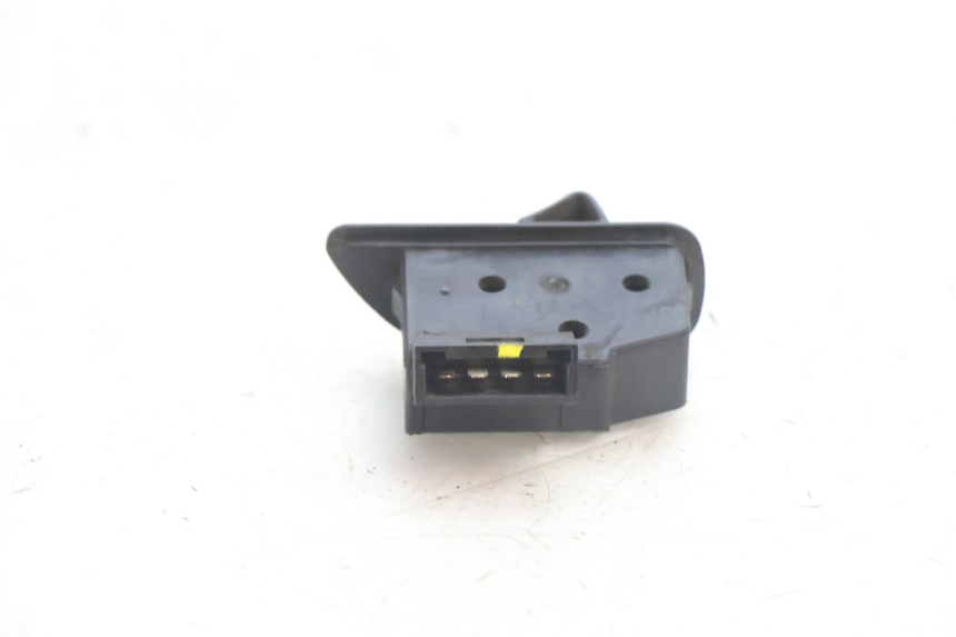 photo de ROLL LOCK SWITCH PIAGGIO MP3 500 (2016 - 2018) - Alternative perspective