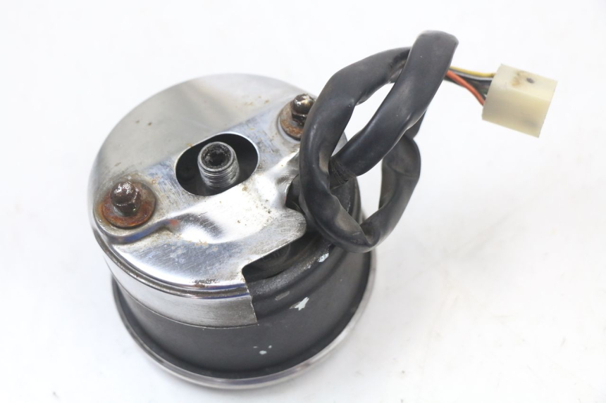 photo de TACHOMETER SUZUKI GN 125 (1997 - 2000) - Technical close-up