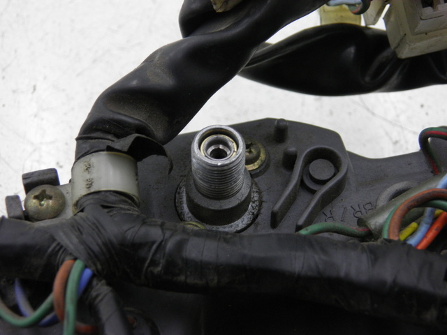 photo de SPEEDOMETER HONDA NH VISION 50 (1985 - 1994) - Fixing points details