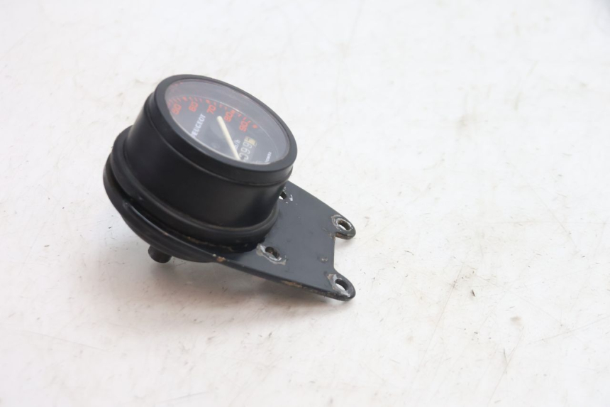 photo de SPEEDOMETER PEUGEOT 103 SPX CLIP 50 (1989 - 1992) - Zoom on usage condition