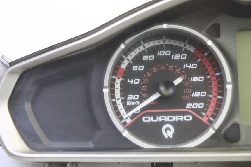 photo de SPEEDOMETER QUADRO 4 4D 350 (2015 - 2018) - Component detail