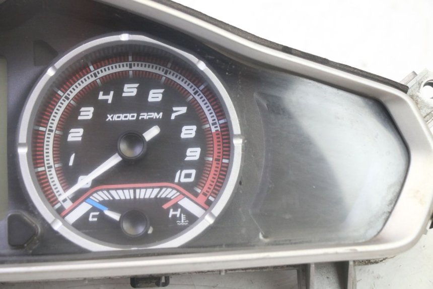 photo de SPEEDOMETER QUADRO 4 4D 350 (2015 - 2018) - Alternative perspective