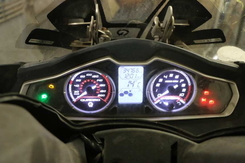 photo de SPEEDOMETER QUADRO 4 4D 350 (2015 - 2018) - Technical close-up