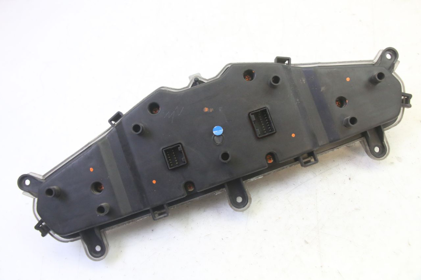 photo de SPEEDOMETER QUADRO 4 4D 350 (2015 - 2018) - Checked used part