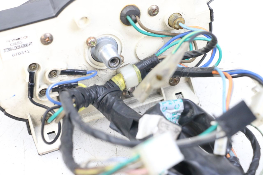 photo de SPEEDOMETER KYMCO AGILITY 4T 50 (2005 - 2018) - Alternative perspective