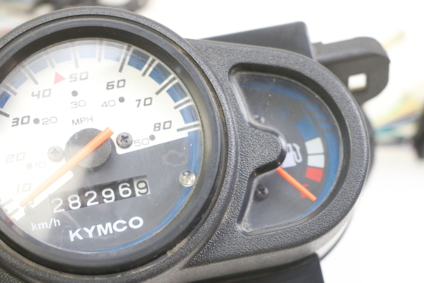 photo de SPEEDOMETER KYMCO AGILITY 4T 50 (2018 - 2022) - Alternative perspective
