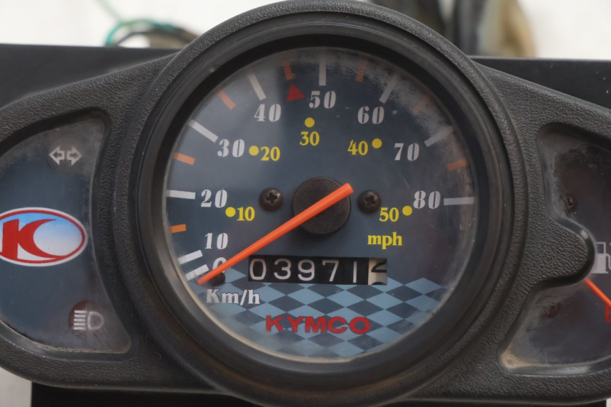 photo de SPEEDOMETER KYMCO AGILITY 4T 50 (2005 - 2018) - Alternative perspective