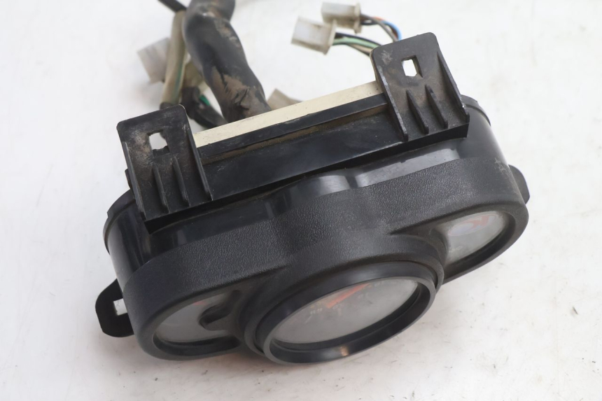 photo de SPEEDOMETER KYMCO AGILITY 4T 50 (2005 - 2018) - Fixing points details