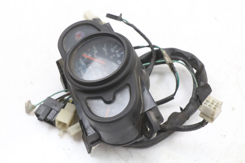 photo de SPEEDOMETER KYMCO AGILITY FR 2T 50 (2012 - 2017) - Fixing points details
