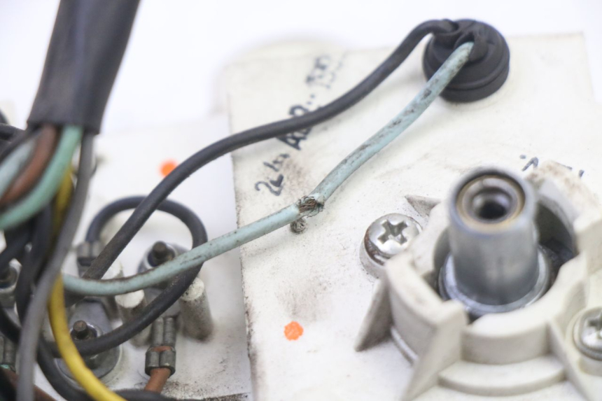 photo de SPEEDOMETER MBK BOOSTER NEXT GENERATION 50 (1995 - 1998) - Fixing points details