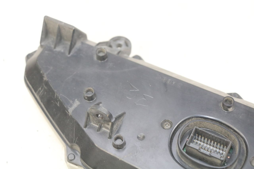 photo de SPEEDOMETER SUZUKI BURGMAN 650 (2002 - 2004) - Alternative perspective