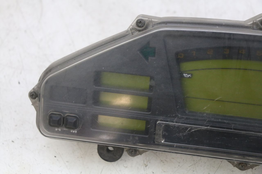 photo de SPEEDOMETER SUZUKI BURGMAN 650 (2002 - 2004) - Surface and material condition