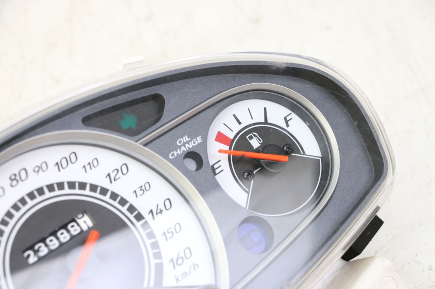 photo de SPEEDOMETER SUZUKI BURGMAN 125 (2007 - 2014) - Alternative angle