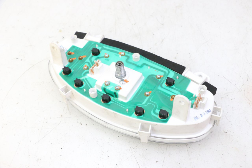 photo de SPEEDOMETER SUZUKI BURGMAN 125 (2007 - 2014) - Surface and material condition