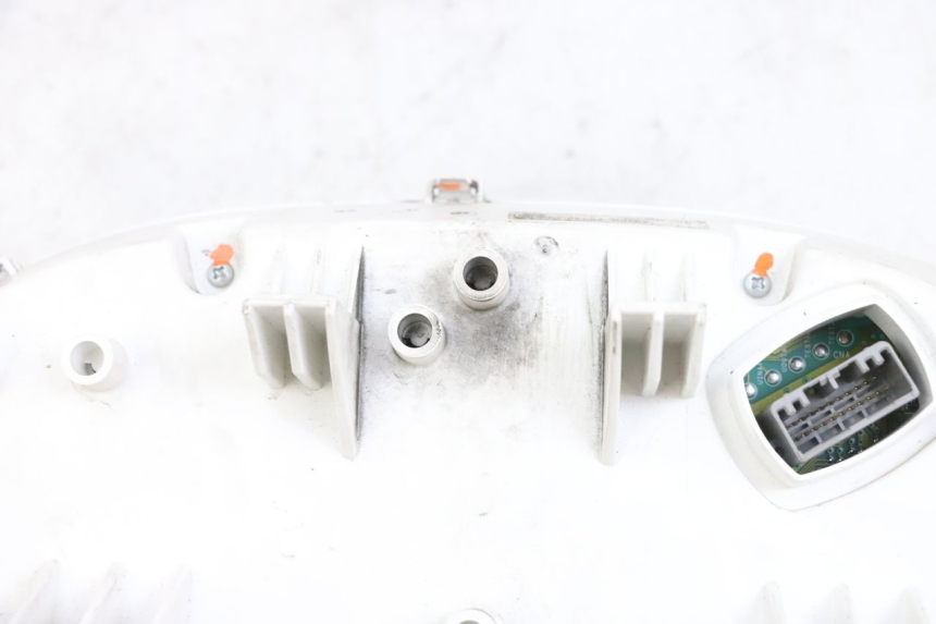 photo de SPEEDOMETER SUZUKI BURGMAN 650 (2013 - 2020) - Distinctive features