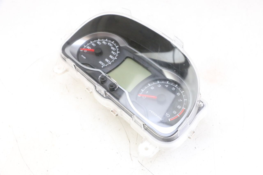photo de SPEEDOMETER SUZUKI BURGMAN 650 (2013 - 2020) - Detailed visual inspection