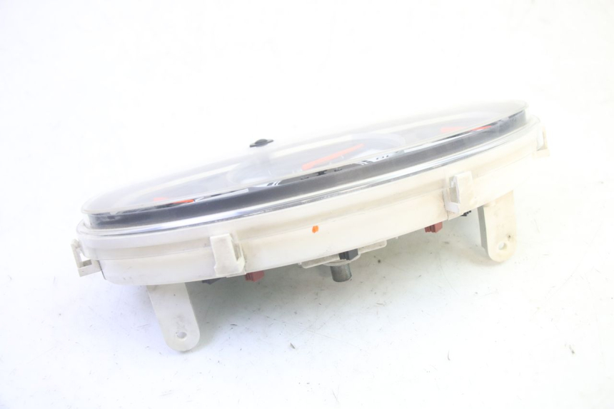 photo de SPEEDOMETER SUZUKI BURGMAN 125 (2007 - 2014) - Fixing points details