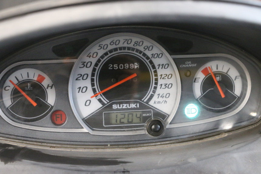 photo de SPEEDOMETER SUZUKI BURGMAN 125 (2007 - 2014) - Zoom on usage condition