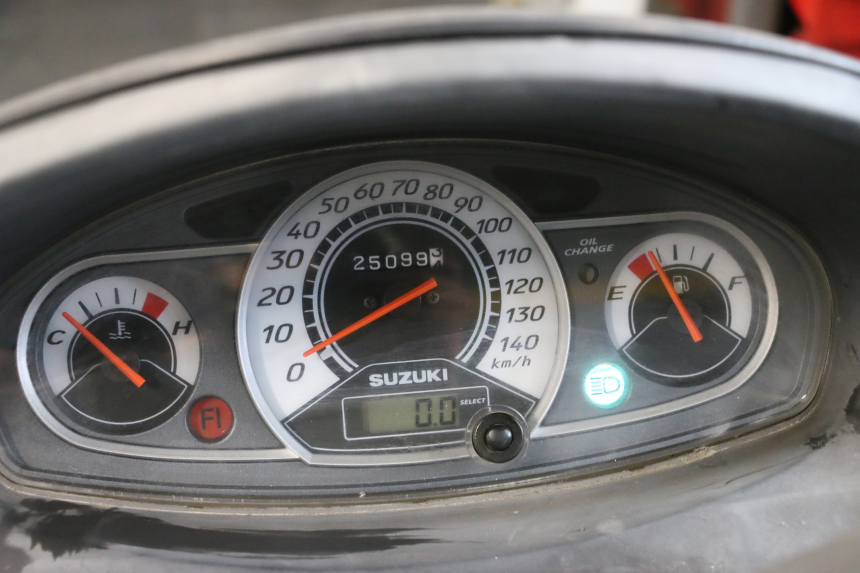 photo de SPEEDOMETER SUZUKI BURGMAN 125 (2007 - 2014) - Technical close-up