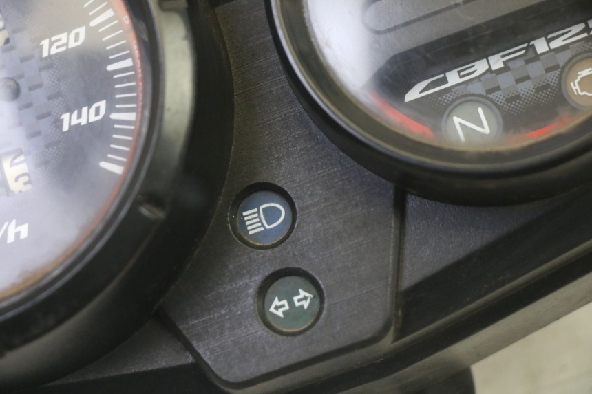 photo de SPEEDOMETER HONDA CBF 125 (2009 - 2015) - Alternative perspective