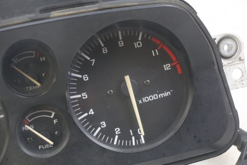 photo de SPEEDOMETER HONDA CBR F SC25 1000 (1989 - 1992) - Distinctive features